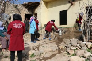 Karaköprü’de yaşlı vatandaşlara evde bakım desteği