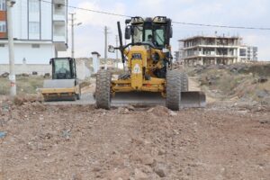 Karaköprü’de yol çalışmaları devam ediyor