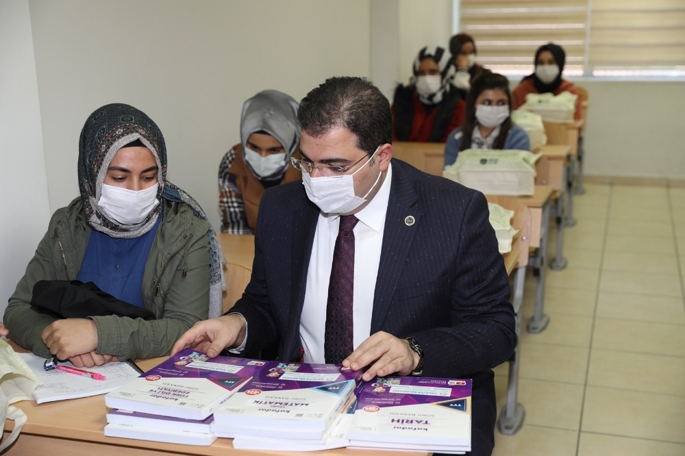 Şanlıurfa’da 600 öğrenciye eğitim desteği