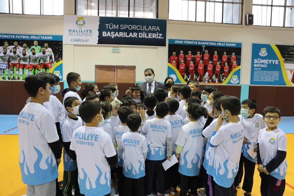 Şanlıurfa’da 80 okula spor malzemesi desteği