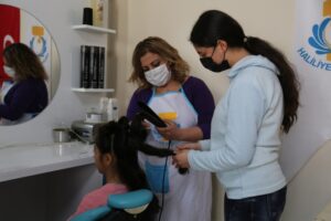 Şanlıurfa’da Açılan kurslarda kadınlar meslek sahibi oluyor