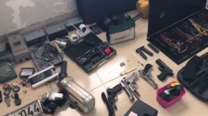 Şanlıurfa’da Hırsızlık malzemelerine karşılık uyuşturucu ticareti yapan 2 kişi tutuklandı