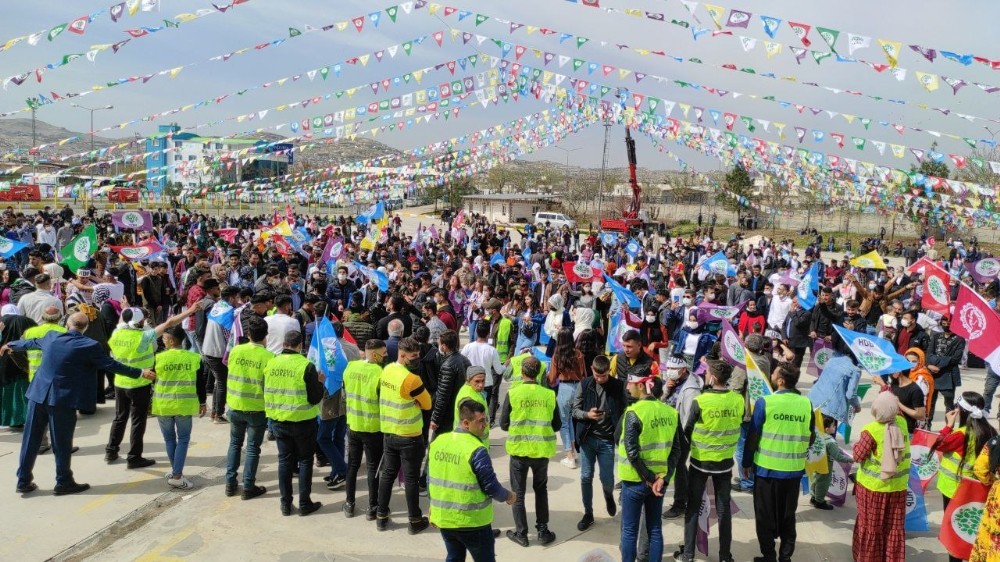 Şanlıurfa’da Nevruz kutlamalarında polis, terör örgütü propagandasına geçit vermedi