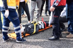 Şanlıurfa’da Takla atan otomobil karşı şeritteki araçlara çarptı: 2 yaralı