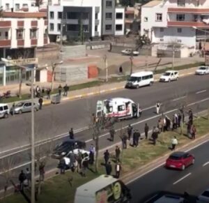 Şanlıurfa’da Yolun karşısına geçmek isteyen kadına otomobil çarptı