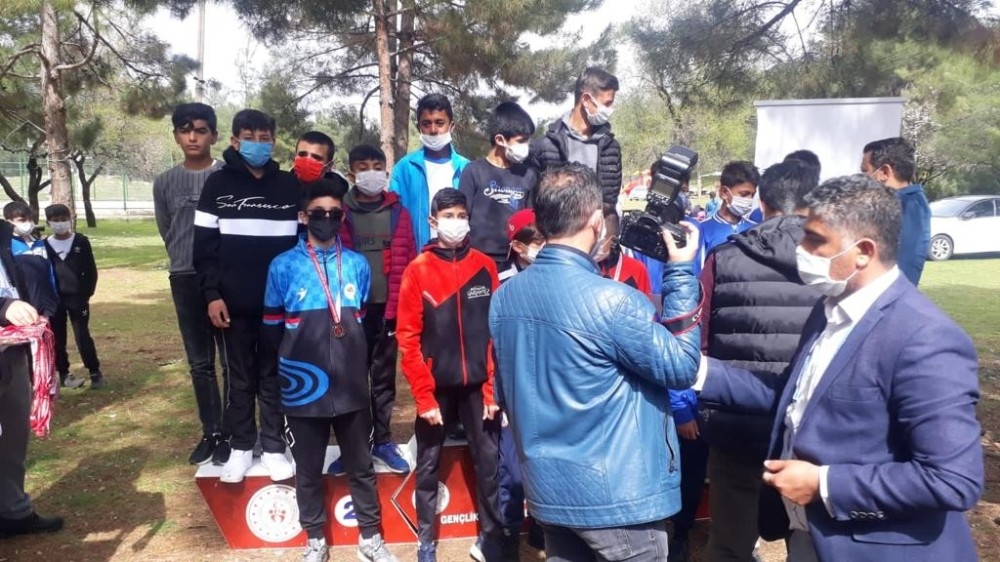 Şanlıurfalı gençler madalyalarla dönüyor