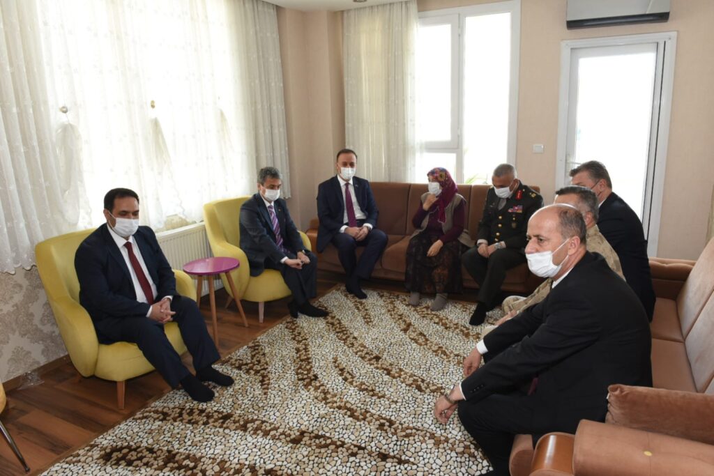 Vali Erin Şehit Ailelerini Ziyaret Etti