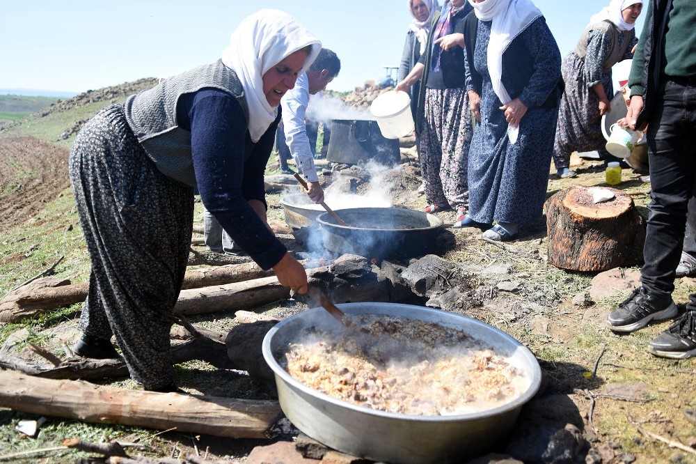 Siverek’te vatandaşlar yağmur duasına çıktı