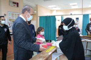 Yalçınkaya’dan sağlık çalışanlarına ziyaret