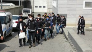 Suç örgütü operasyonunda 11 kişi adliyeye sevk edildi