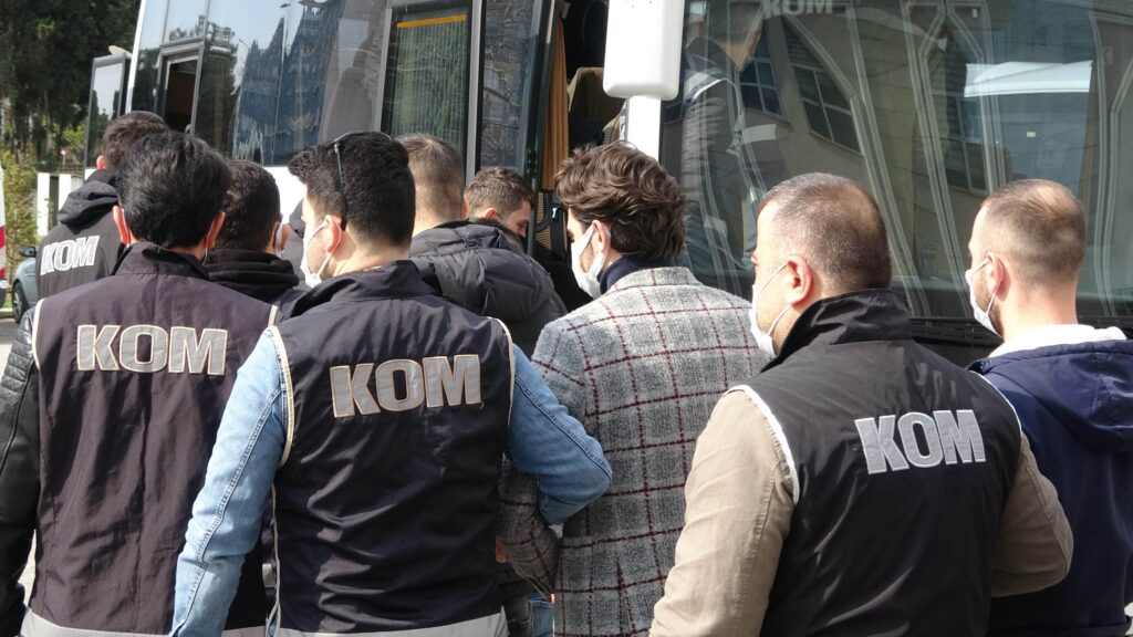 Suç örgütü operasyonunda 11 kişiye adli kontrol