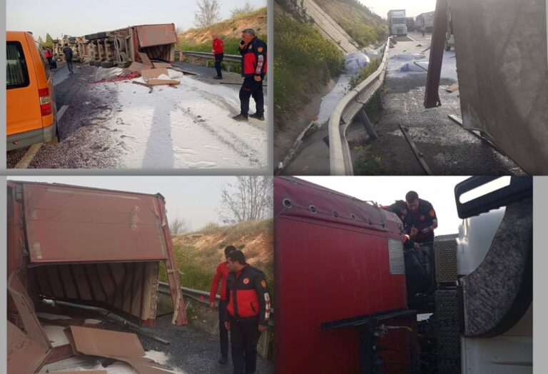Şanlıurfa Gaziantep otoyolunda tır devrildi