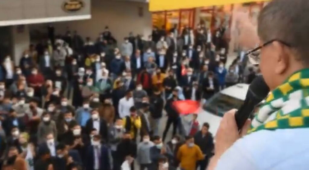 Davutoğlu, Şanlıurfa’da coşkuyla karşılandı