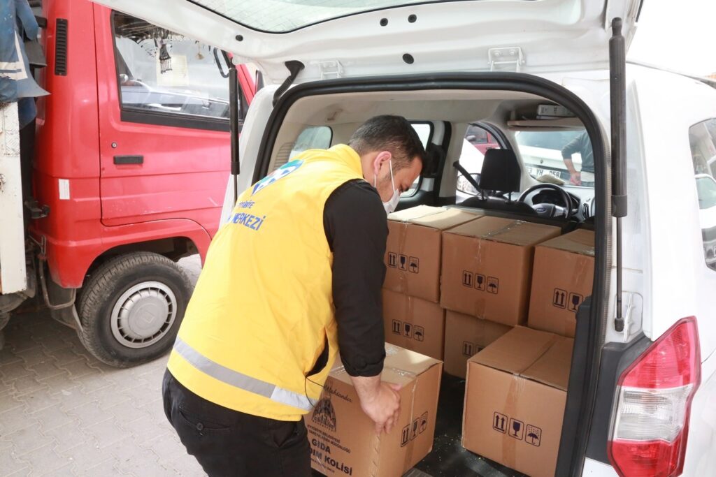 Eyyübiye’de yardım faaliyetleri sürüyor