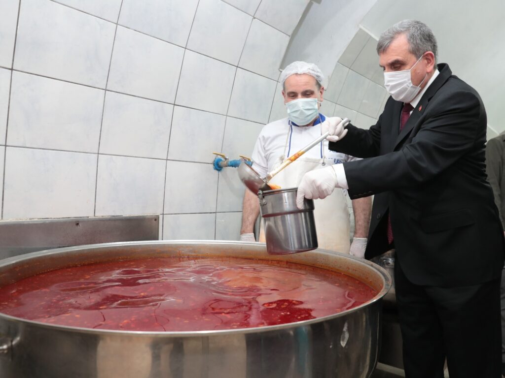 İftar öncesi aşevine ziyaret