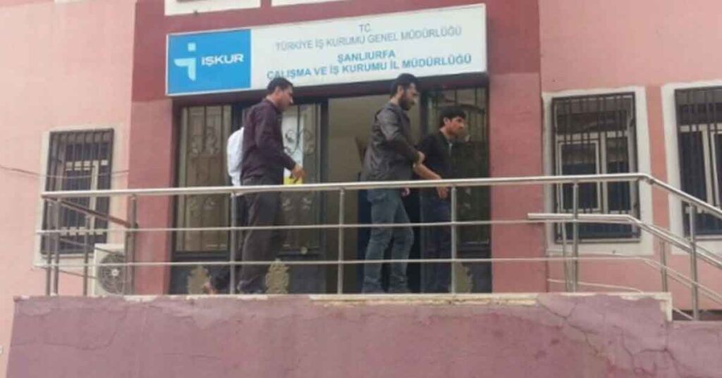 Şanlıurfa’da İş-Kur’u Basıp Çalışanı Darp Ettiler