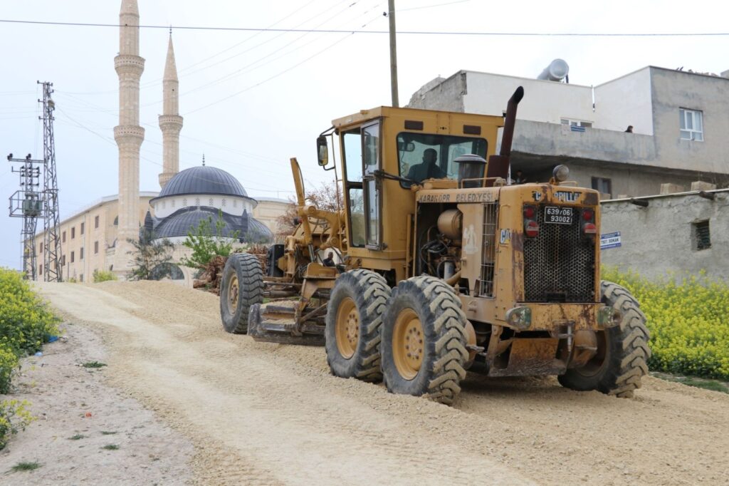 Karaköprü kırsalında çalışmaları sürüyor