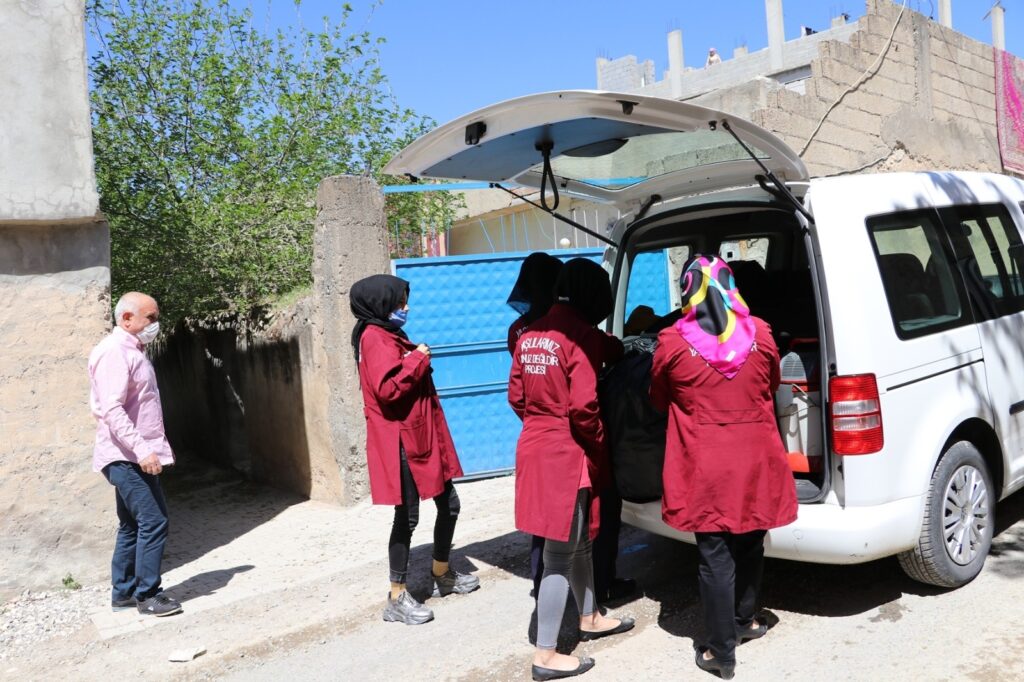 Karaköprü’de evde bakım hizmeti Ramazanda da sürüyor