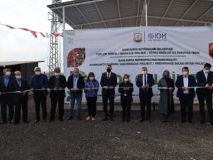 Şanlıurfa’da Güneş enerjisi ile yaş sebze ve meyveler kurutuluyor