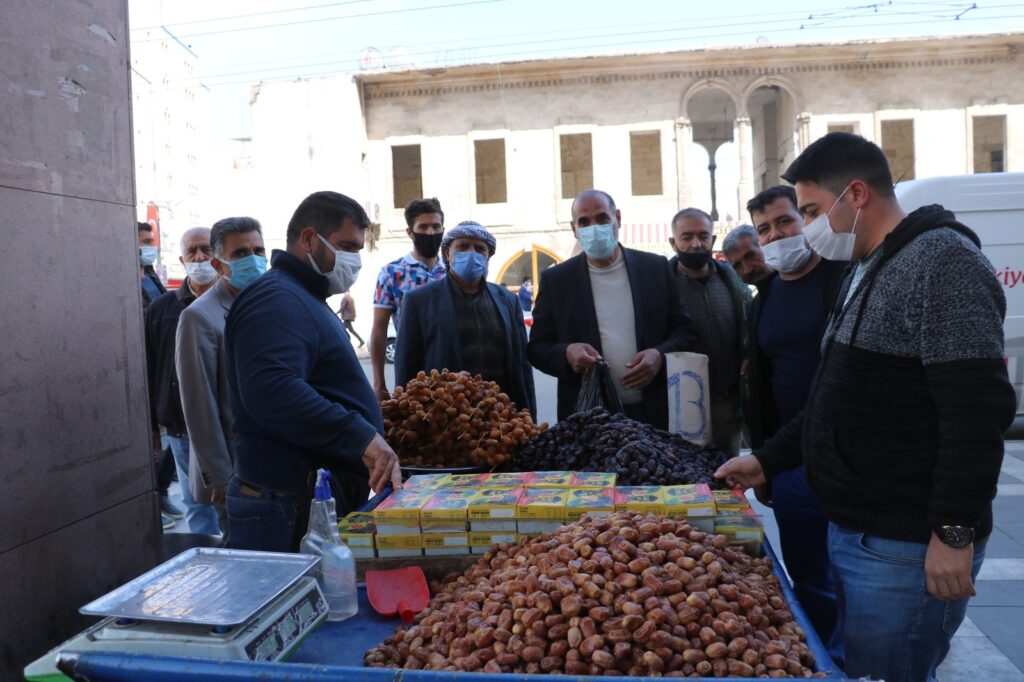 Şanlıurfa’da hurma satışları arttı
