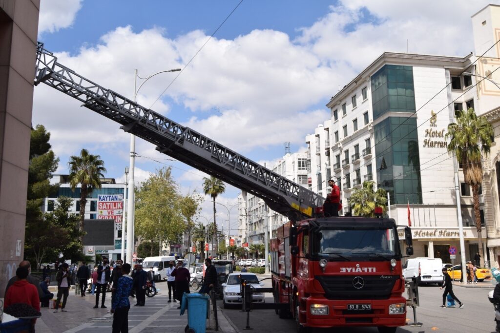 Şanlıurfa’da İtfaiyeden güvercin kurtarma operasyonu