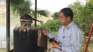 Şanlıurfa’da Karagül odun ateşinde kokuya dönüşüyor