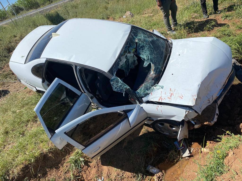 Şanlıurfa’da otomobil şarampole devrildi: 5 yaralı