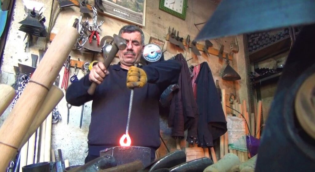 Şanlıurfa’da Ramazanda 70 derece sıcağın altında çalışıyor