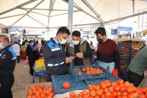 Şanlıurfa’da Semt pazarlarındak fiyatlar denetlendi