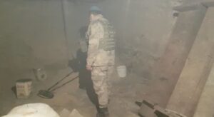 Şanlıurfa’da toprak altında ve ahırda uzun namlulu silahlar ele geçirildi