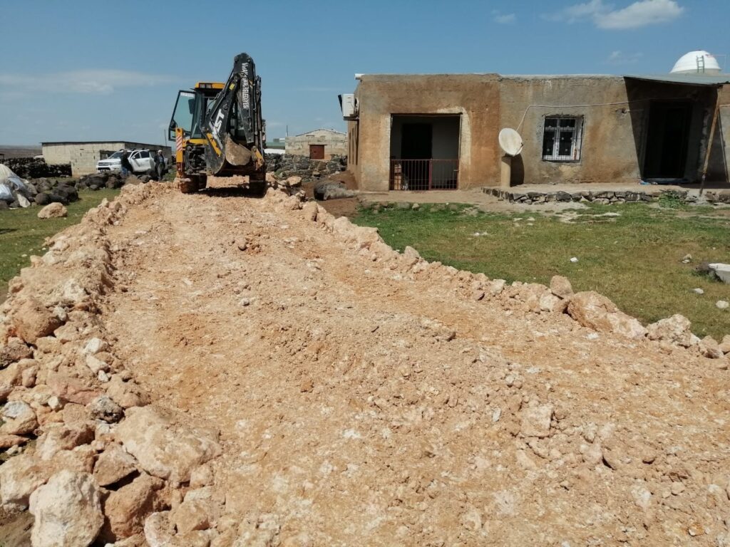 Viranşehir’de stabilize yol çalışması