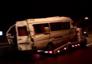 Şanlıurfalı Tarım işçilerini taşıyan minibüs kaza yaptı: 16 yaralı