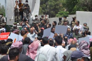 Rasulayn’da halk elektrik kaynaklarının kontrolünü elinde tutan Esed rejimi ve YPG/PKK’yı protesto etti