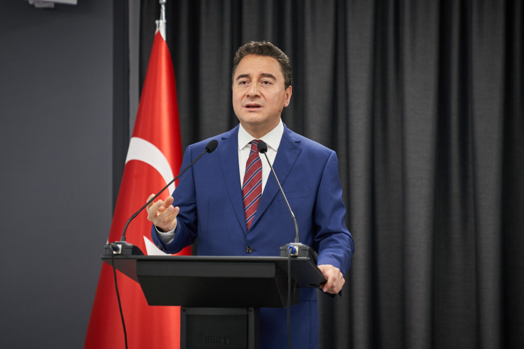 Ali Babacan ‘Ülkemizi suç örgütleri arasında bölüştürenlerin hevesini kursaklarında bırakacağız’