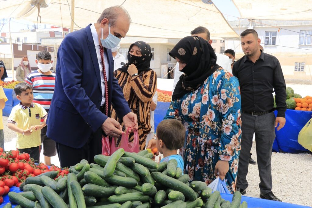Akçakale’de ilk semt pazarı kuruldu