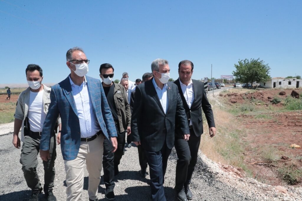 Beyazgül Eyyübiye’deki asfalt çalışmalarını inceledi