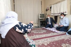 Beyazgül’den çat kapı ziyareti