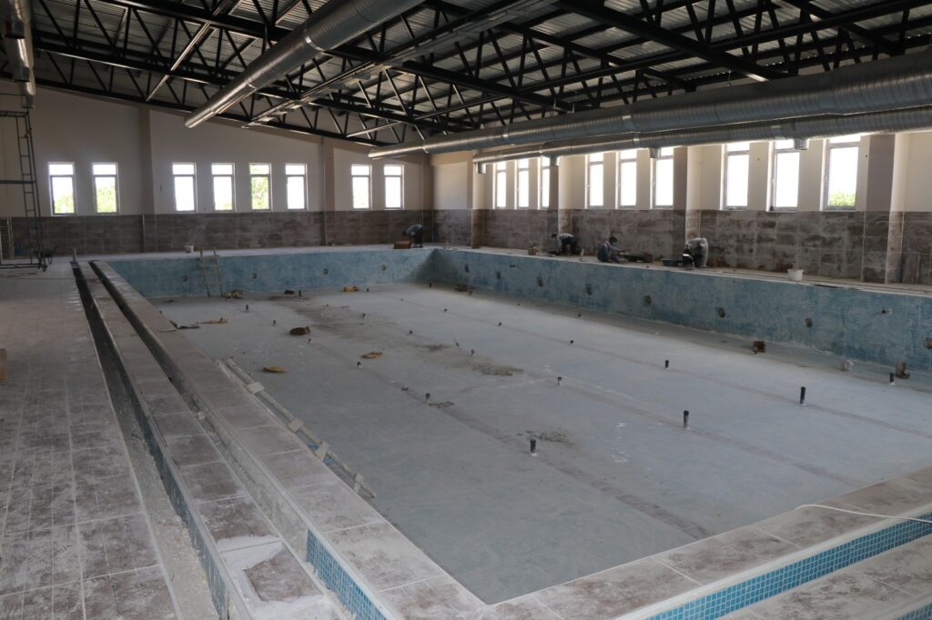 Bozova’da Yarı Olimpik Yüzme havuzu yaz aylarına hazırlanıyor