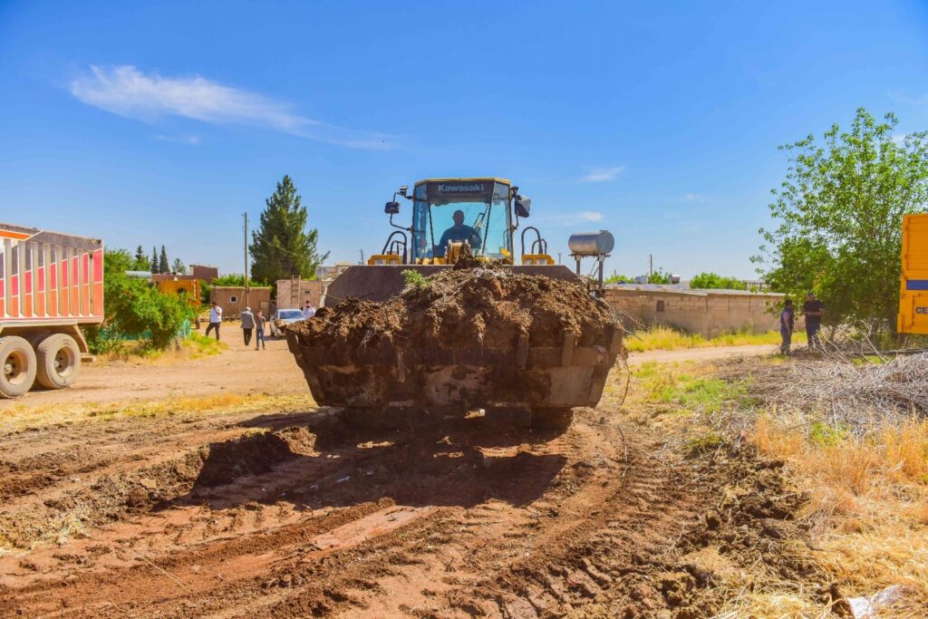 Ceylanpınar kırsalında temizlik seferberliği başlatıldı