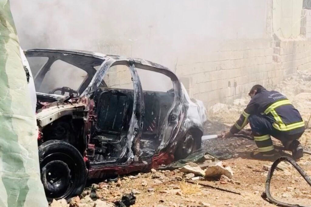 Ceylanpınar’da Park halindeki 2 araç yandı