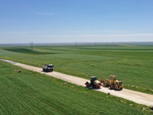 Hilvan’da yol yapım çalışmaları sürüyor