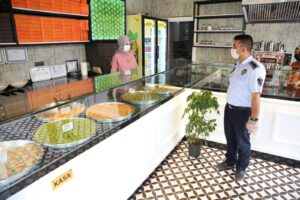 Karaköprü zabıtasından bayram denetimleri sürüyor