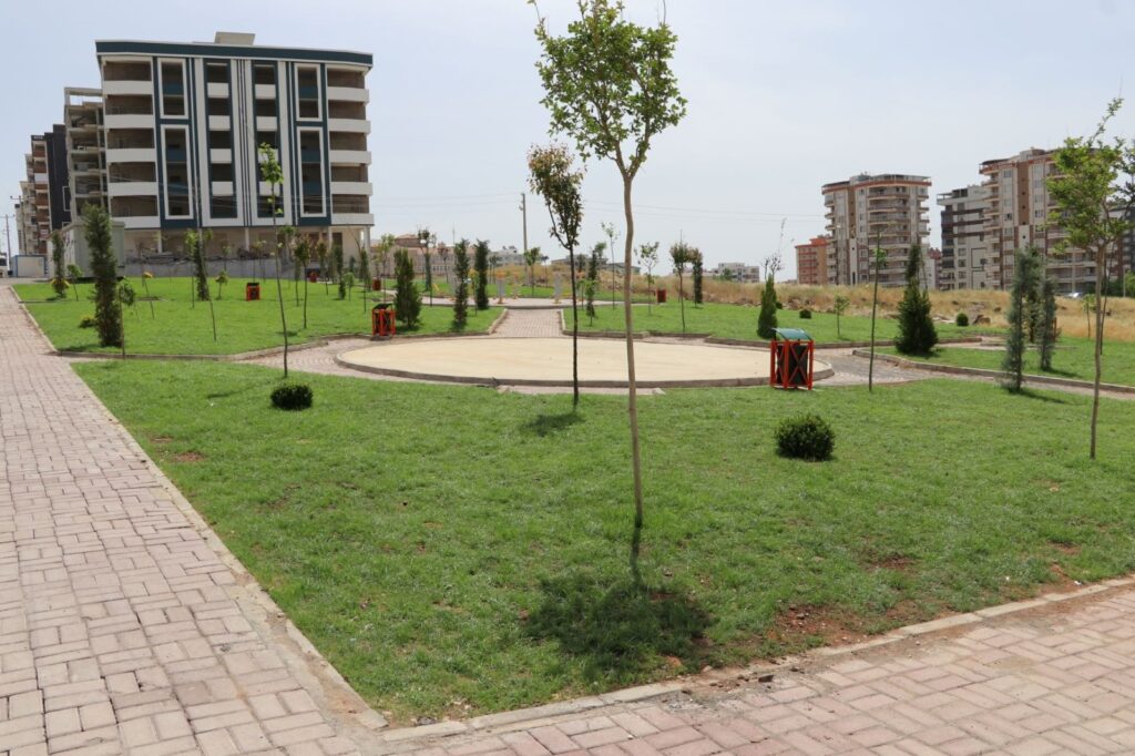 Karaköprü’ye yeni parklar kazandırılıyor