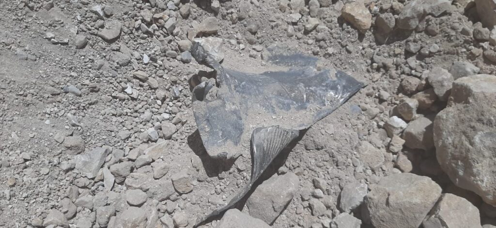 Lübnan’a düşen roket parçaları görüntülendi