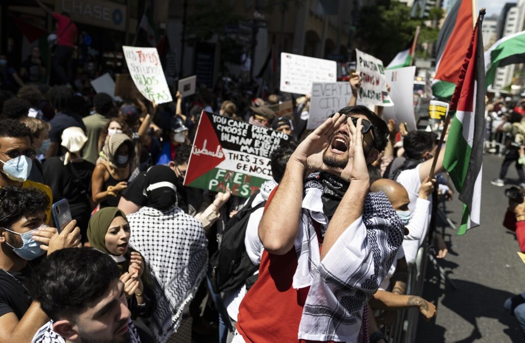 New York’ta İsrail Başkonsolosluğu önünde Filistin’e destek gösterisi