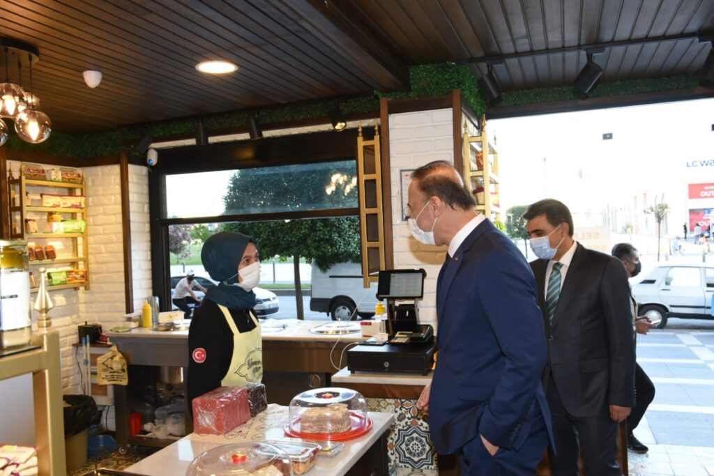 Şanlıurfa Valisi Erin kısıtlamaları denetledi