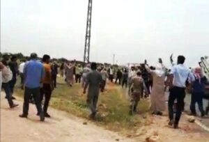 Şanlıurfa’da Elektriği kesen ekipler ile köylüler karşı karşıya geldi