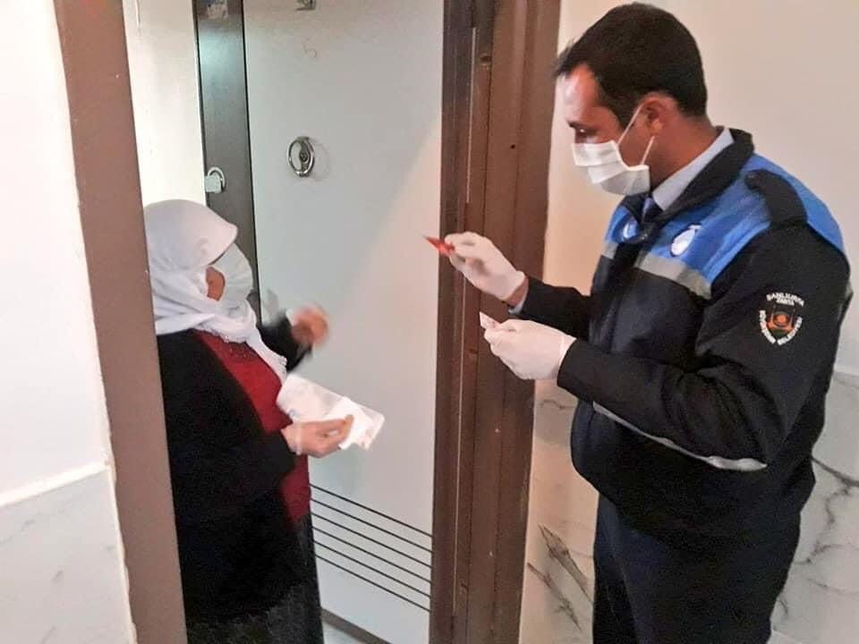 Şanlıurfa’da Evde kalan vatandaşların imdadına zabıta yetişiyor