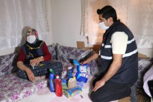Şanlıurfa’da Evden çıkamayanların yardımına ekipler koşuyor