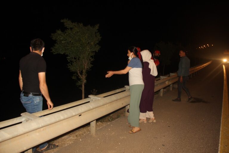 Şanlıurfa’da İki araç çarpıştı, 7 kişi yaralandı: Ekipler uçurumda fenerle yaralı aradı